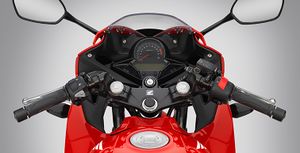 CBR300R 2015 08.jpg