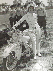 Nu-da-check-pioneering-women-motorcyclists-14645 9.jpg
