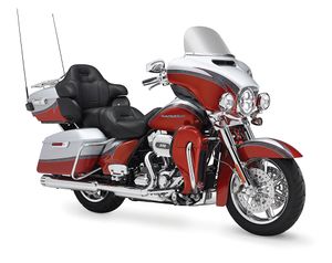 2014-Harley-Davidson-FLHTKSE-CVO-Limited5.jpg