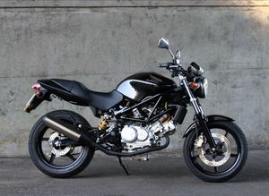 800px-Honda-vtr-250.jpg