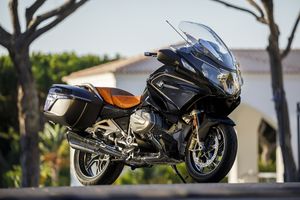 2019-BMW-R-1250-RT-1.jpg