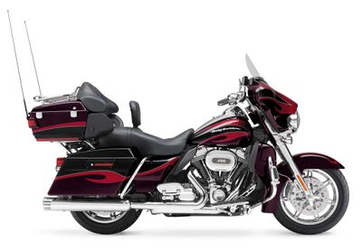 2013-Harley-Davidson-FLHTCUSE8-CVO-UltraClassicElectraGlide1.jpg