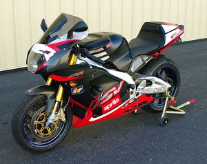 Aprilia-rsv-mille-r-4.jpg