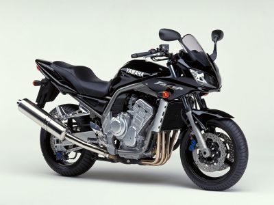800px-Yamaha FZS 1000 Fazer.jpg