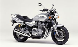2000-Yamaha-XJR1300a.jpg